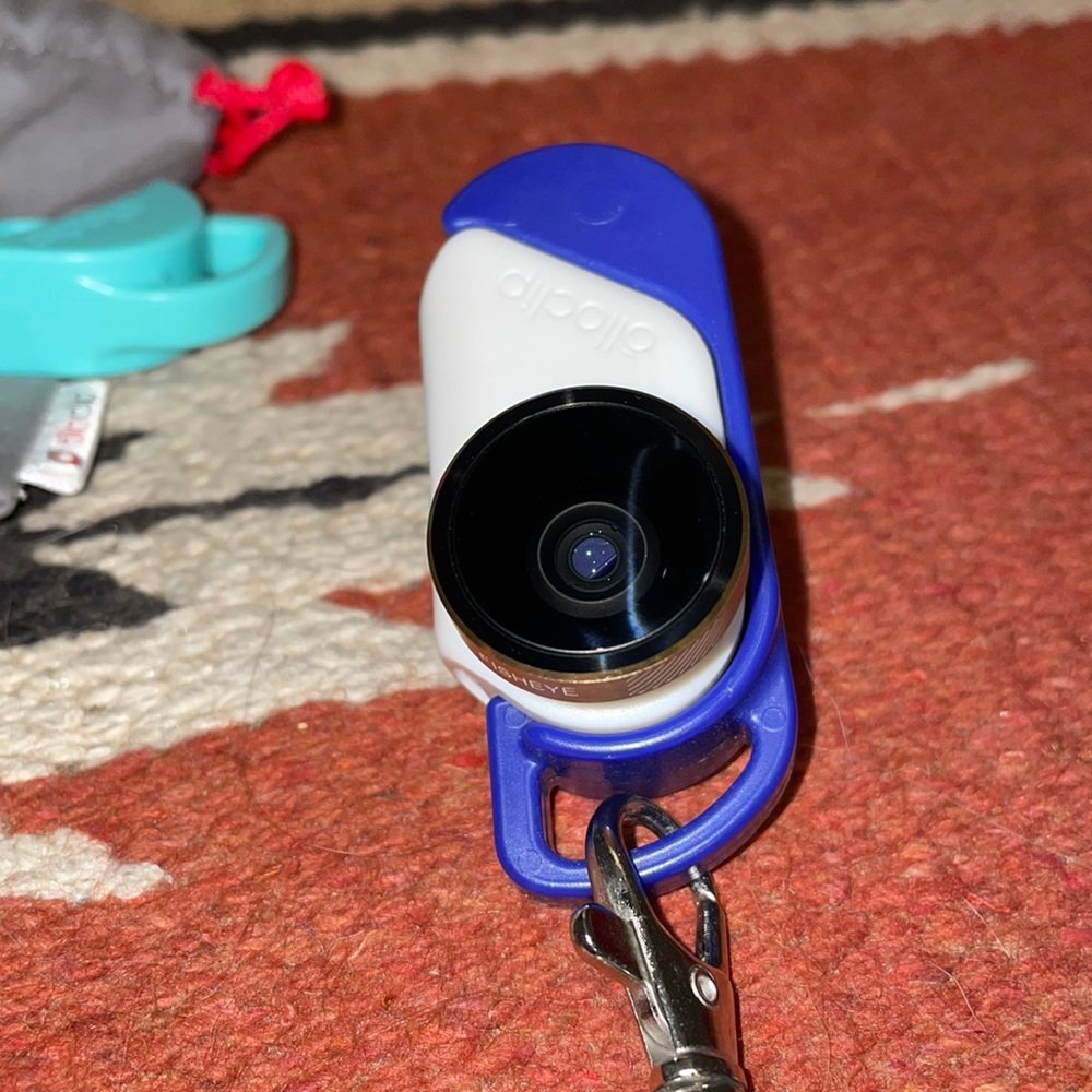Ōlloclip iPhone camera lense